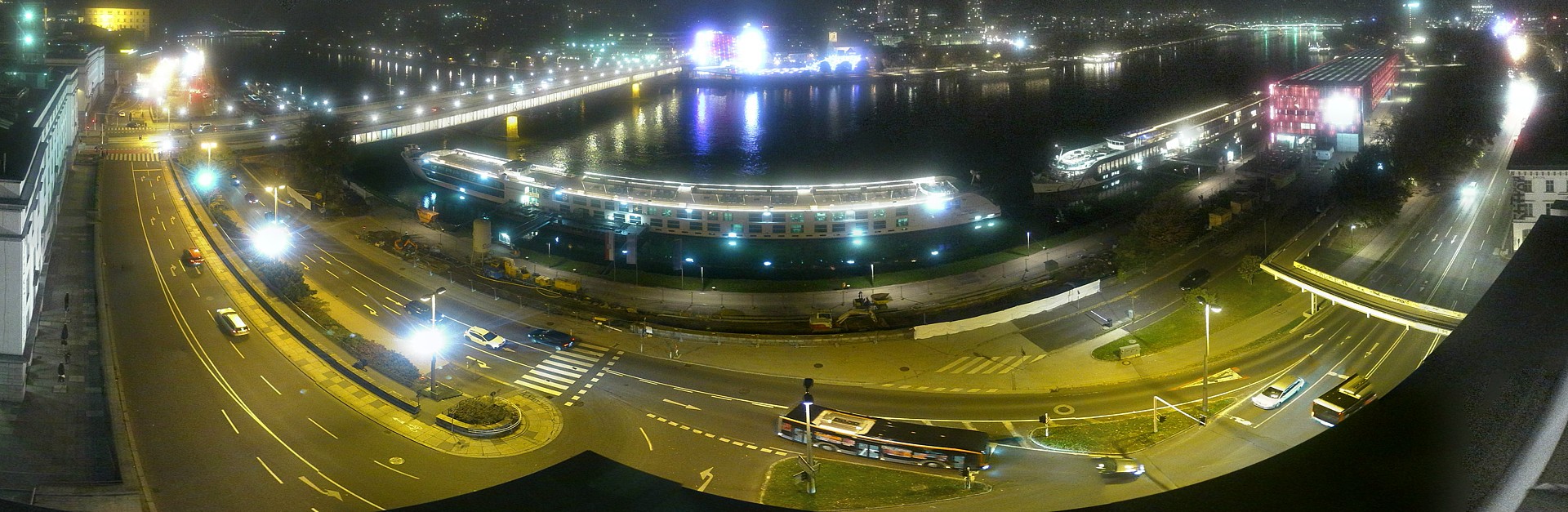 Archiv Foto Webcam Linz: Donaulände und Nibelungenbrücke