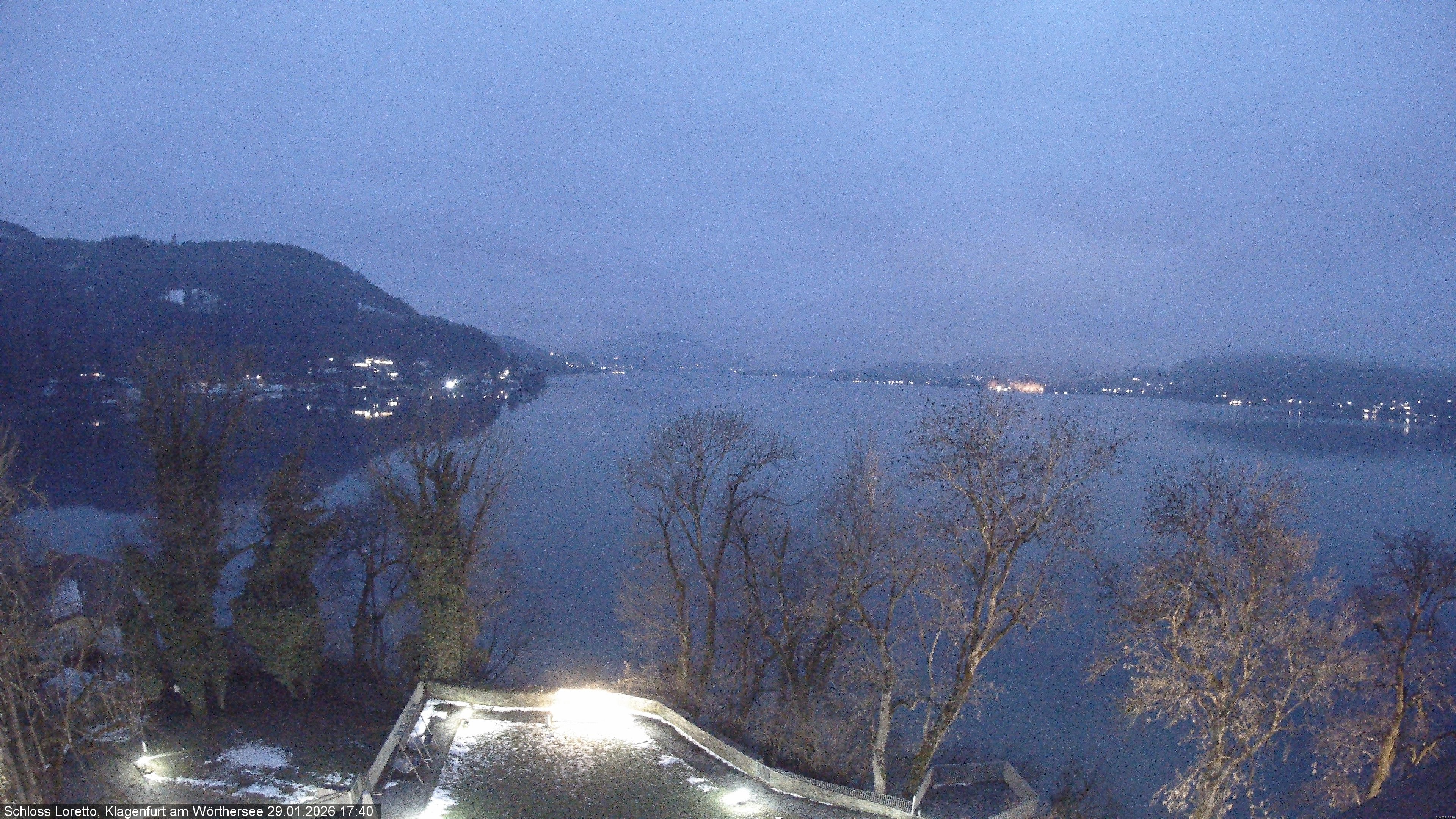Archiv Foto Webcam Schloss Loretto bei Klagenfurt