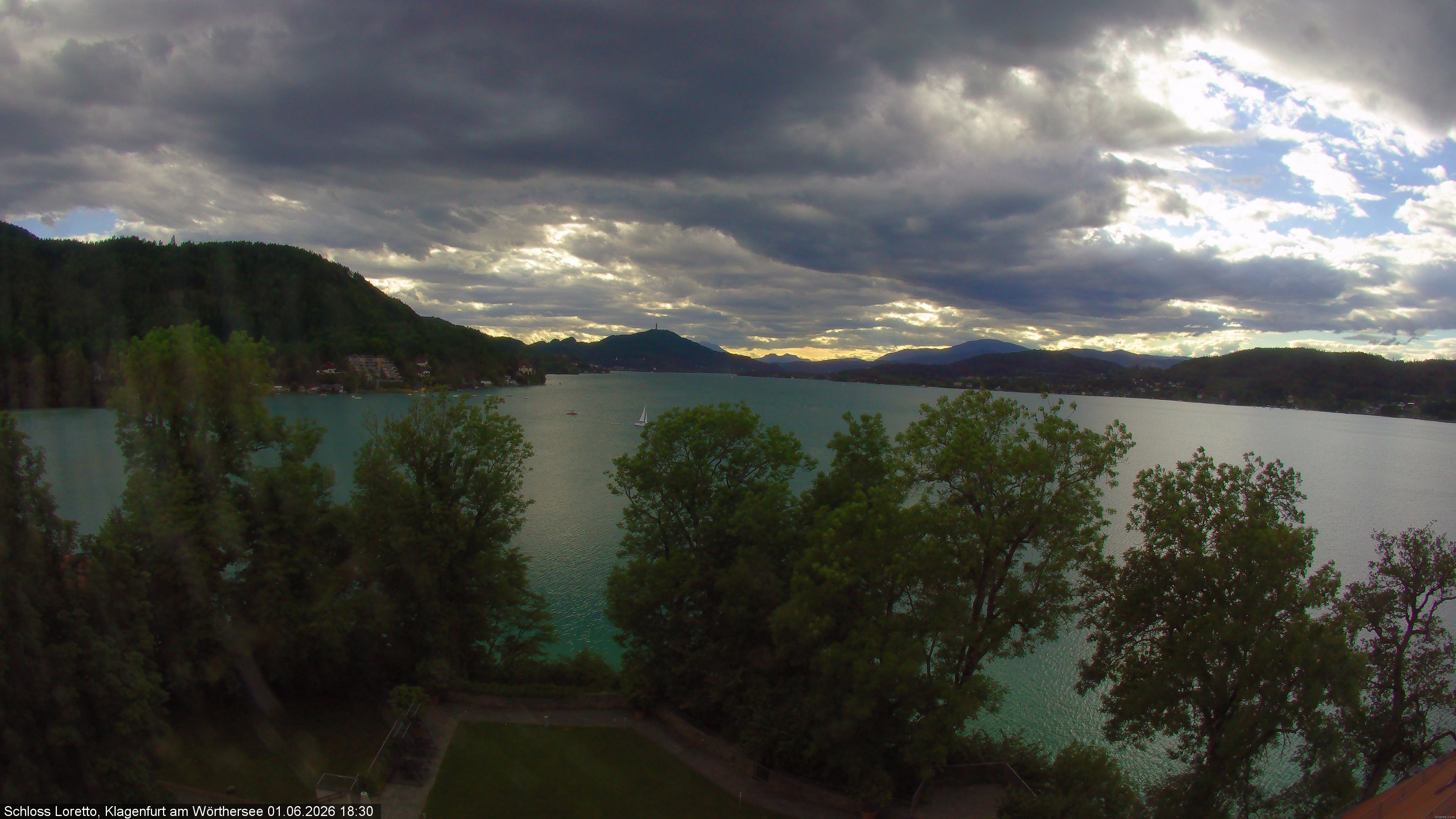 Archiv Foto Webcam Schloss Loretto bei Klagenfurt