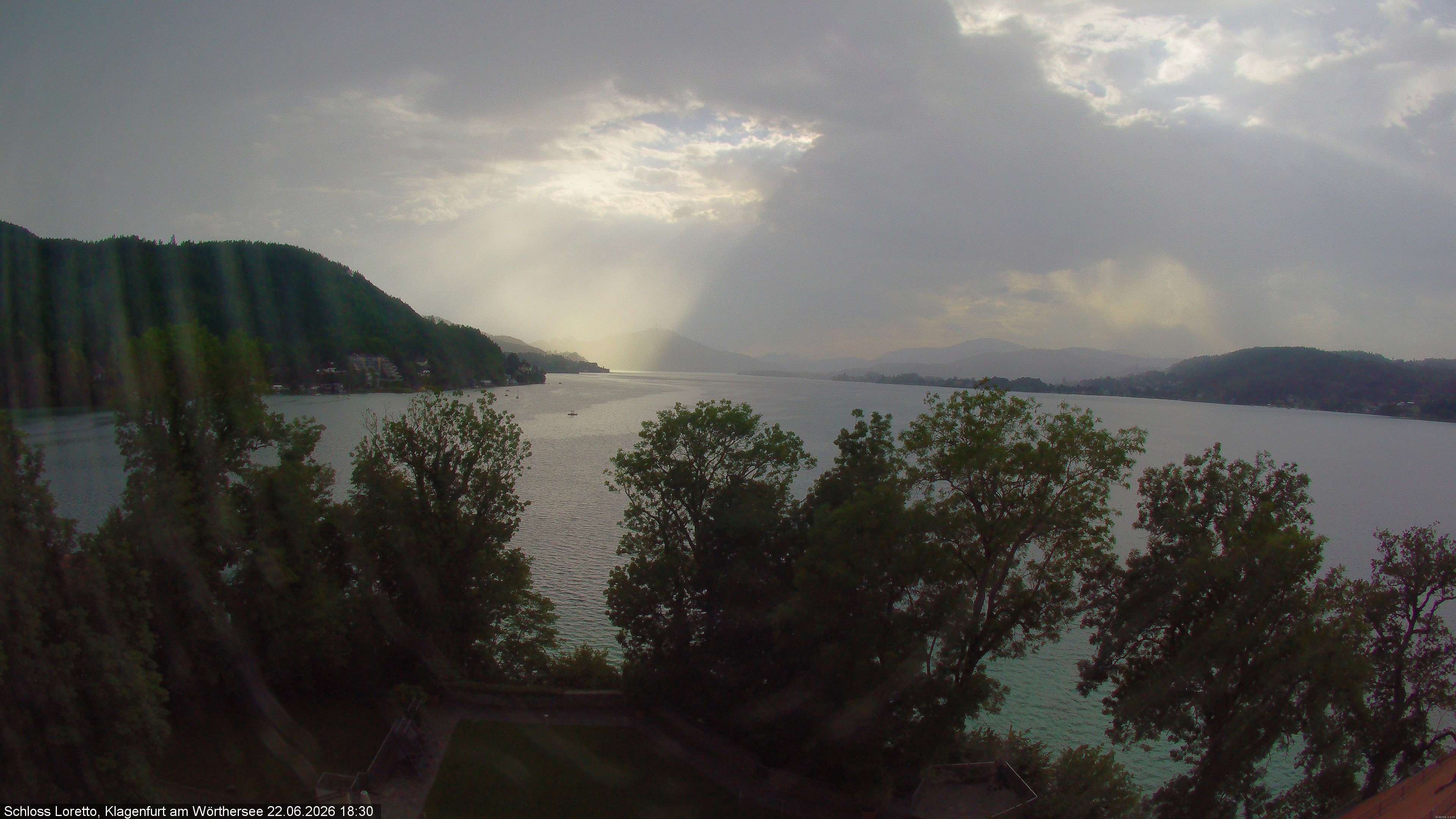 Archiv Foto Webcam Schloss Loretto bei Klagenfurt