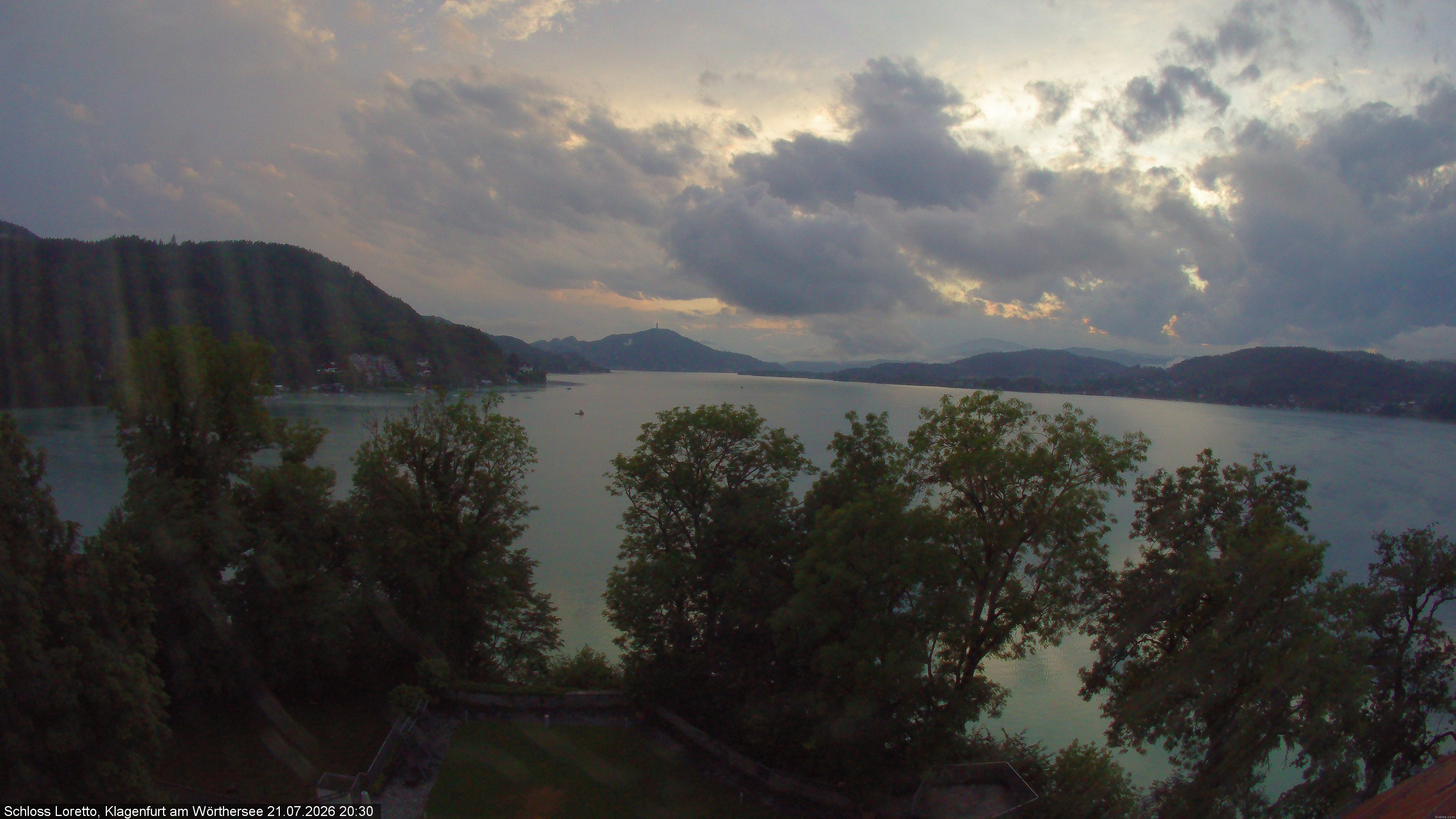 Archiv Foto Webcam Schloss Loretto bei Klagenfurt