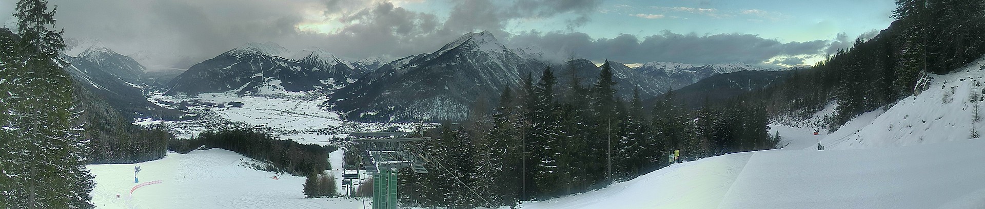 Archiv Foto Webcam 3er Sessellift im Skigebiet Ehrwald