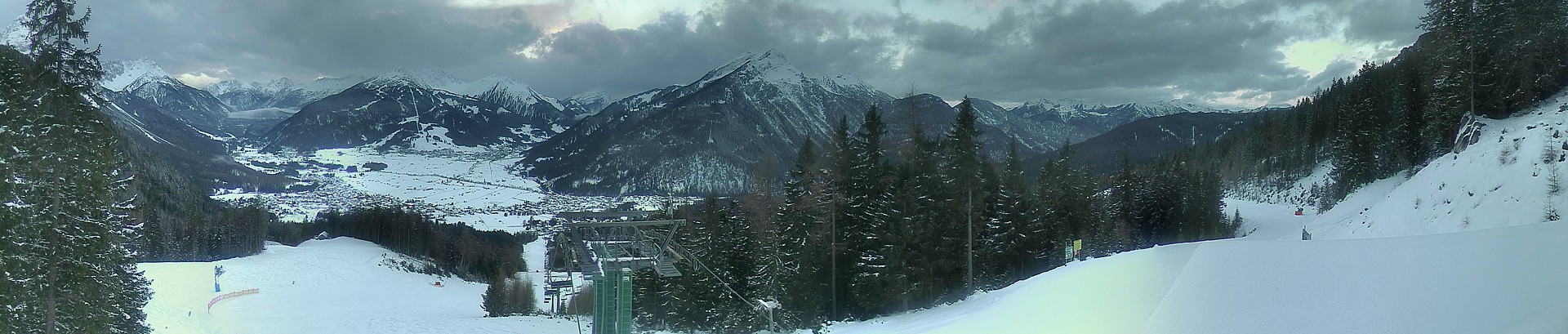 Archiv Foto Webcam 3er Sessellift im Skigebiet Ehrwald