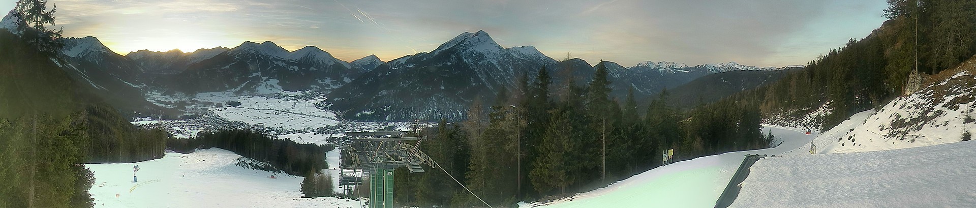 Archiv Foto Webcam 3er Sessellift im Skigebiet Ehrwald