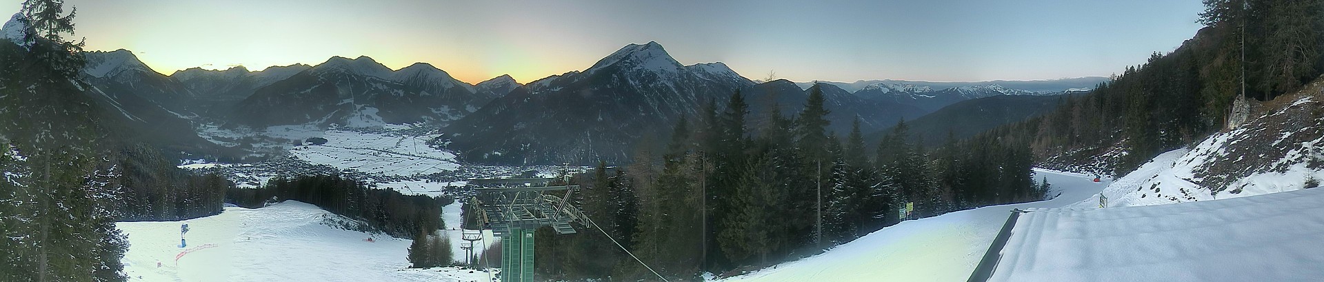 Archiv Foto Webcam 3er Sessellift im Skigebiet Ehrwald