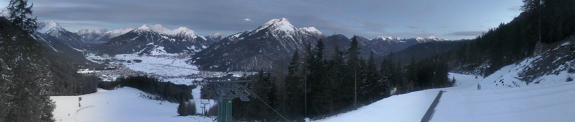 Archiv Foto Webcam 3er Sessellift im Skigebiet Ehrwald