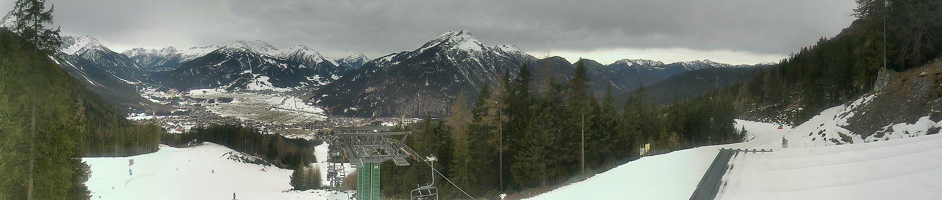 Archived image Webcam 3-chair lift Wettersteinbahnen Ehrwald