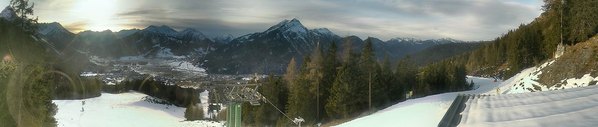 Archived image Webcam 3-chair lift Wettersteinbahnen Ehrwald