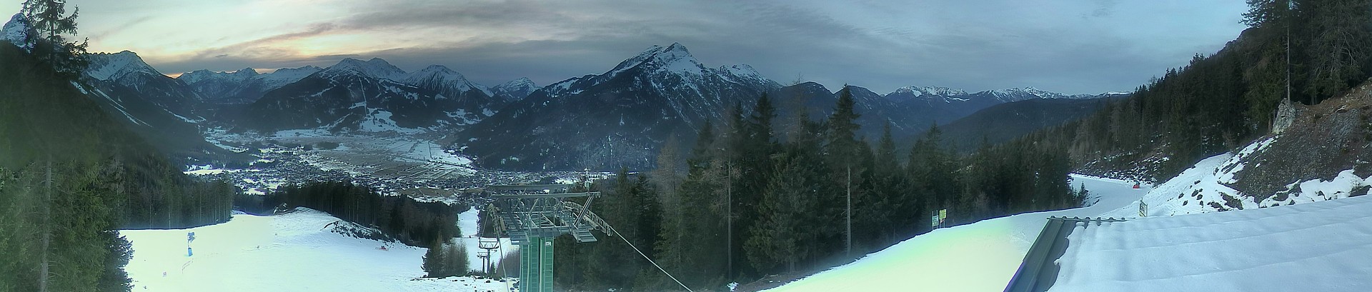 Archived image Webcam 3-chair lift Wettersteinbahnen Ehrwald