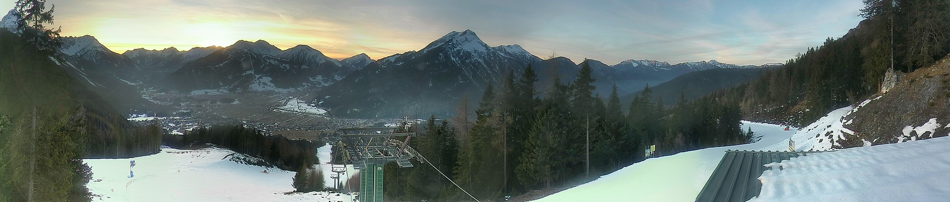 Archiv Foto Webcam 3er Sessellift im Skigebiet Ehrwald