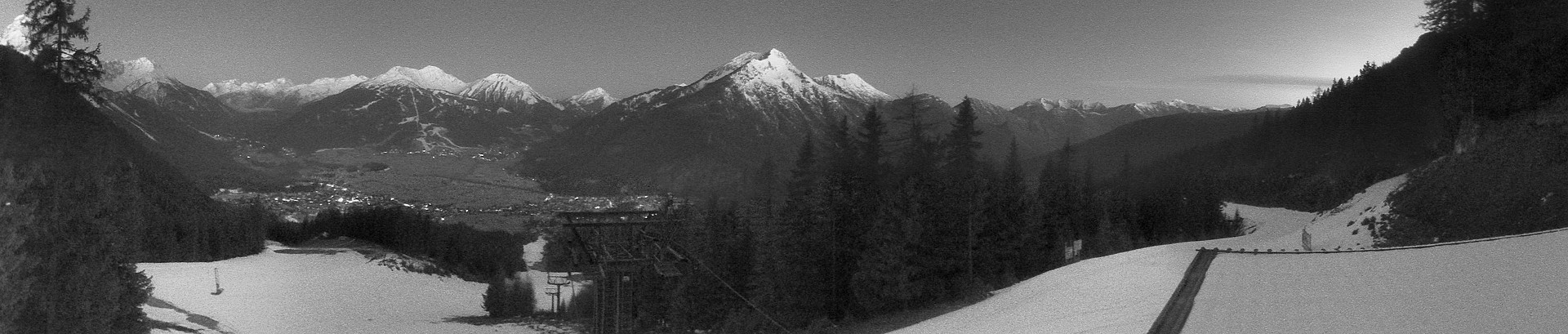 Archiv Foto Webcam 3er Sessellift im Skigebiet Ehrwald