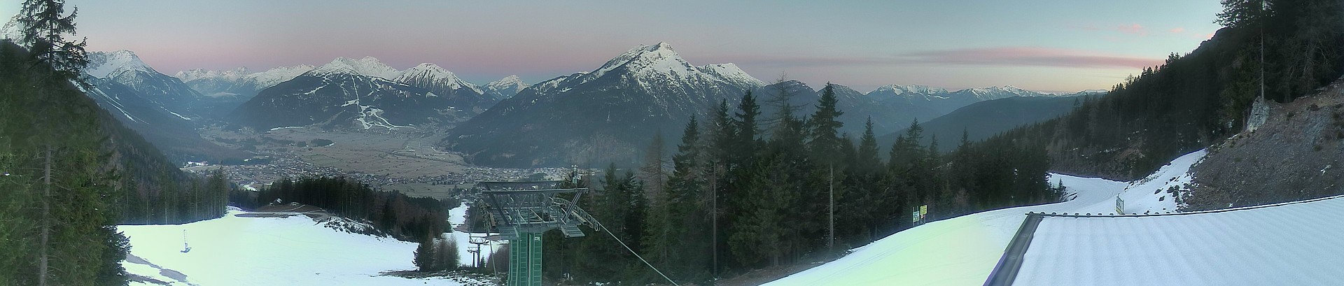 Archiv Foto Webcam 3er Sessellift im Skigebiet Ehrwald