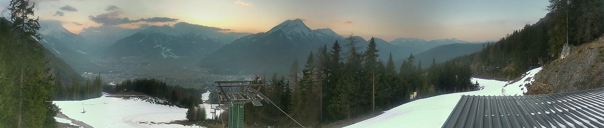 Archiv Foto Webcam 3er Sessellift im Skigebiet Ehrwald