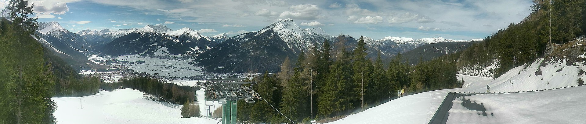 Archived image Webcam 3-chair lift Wettersteinbahnen Ehrwald