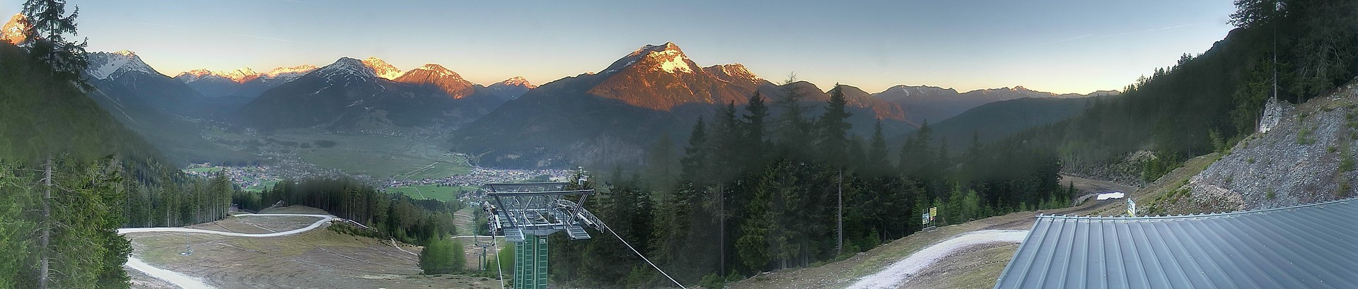 Archiv Foto Webcam 3er Sessellift im Skigebiet Ehrwald