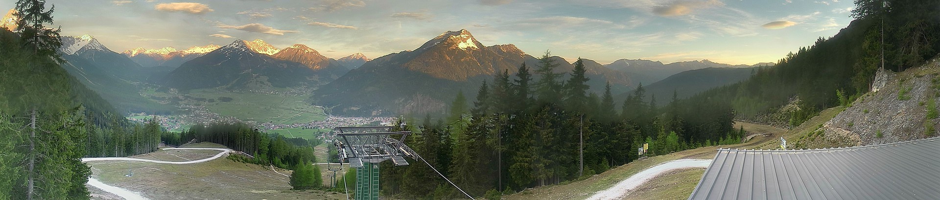 Archived image Webcam 3-chair lift Wettersteinbahnen Ehrwald