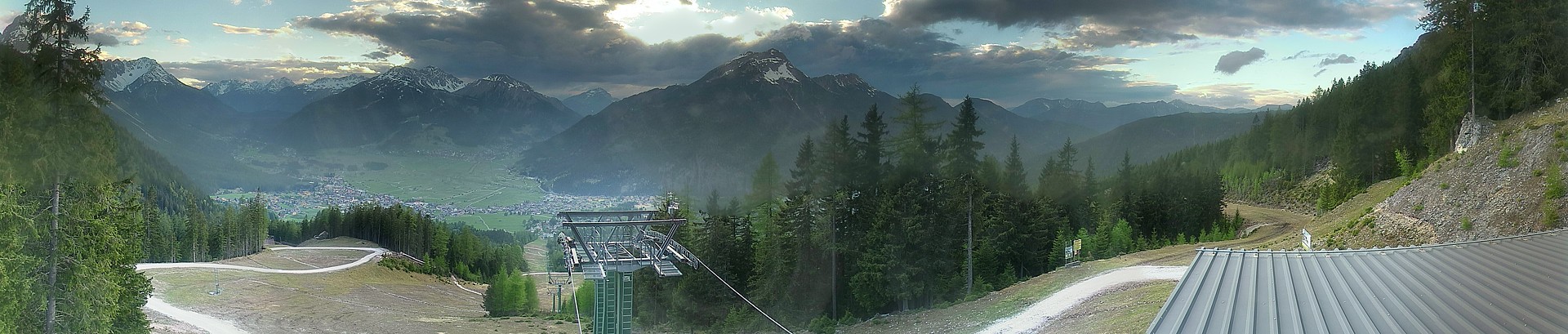 Archived image Webcam 3-chair lift Wettersteinbahnen Ehrwald
