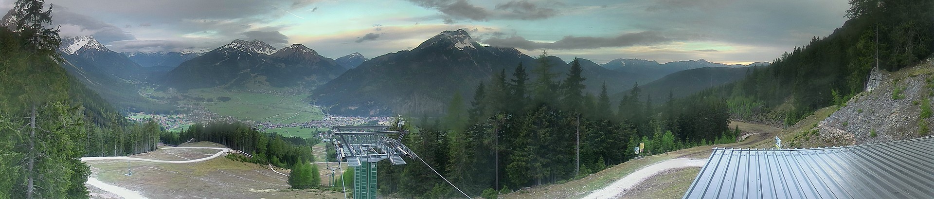 Archived image Webcam 3-chair lift Wettersteinbahnen Ehrwald