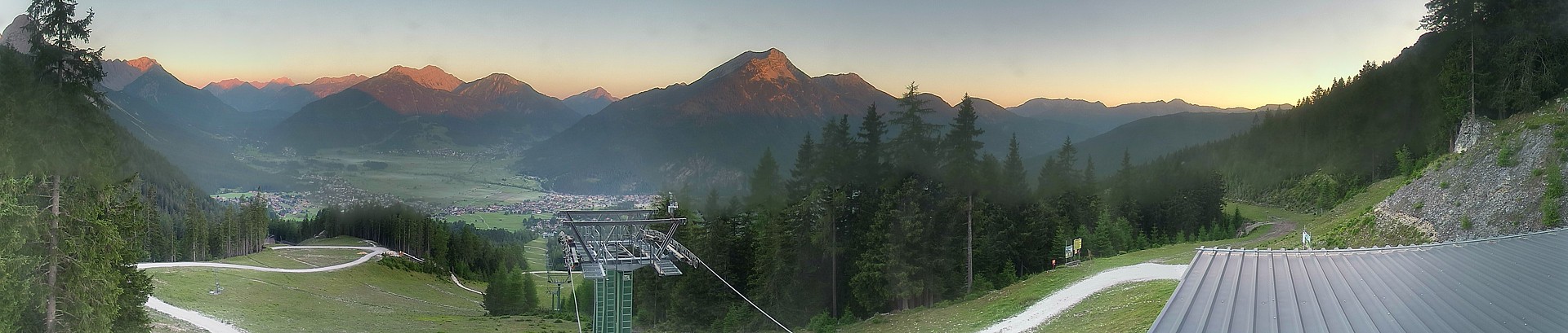 Archiv Foto Webcam 3er Sessellift im Skigebiet Ehrwald