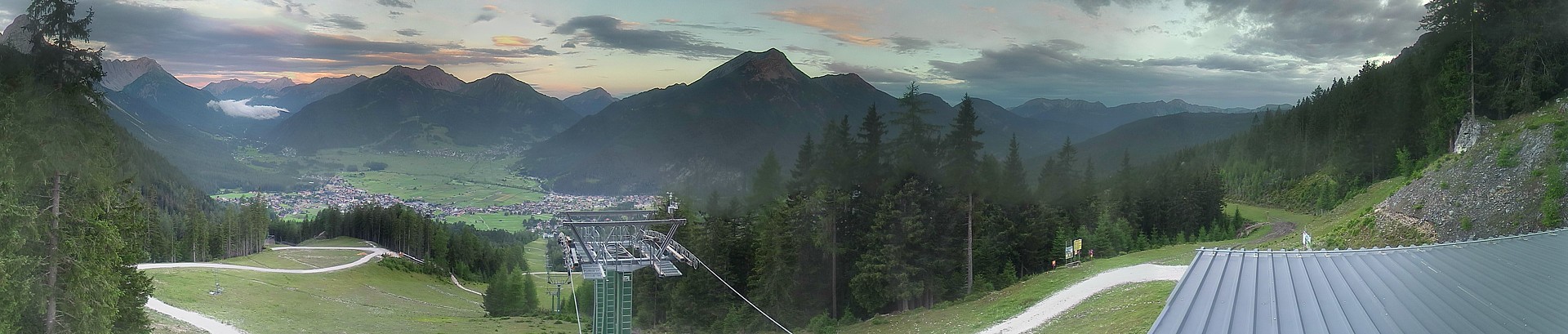 Archiv Foto Webcam 3er Sessellift im Skigebiet Ehrwald
