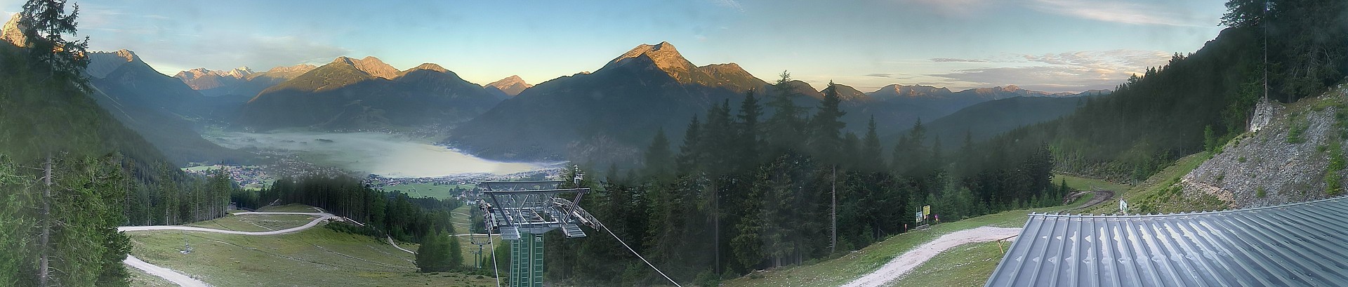 Archived image Webcam 3-chair lift Wettersteinbahnen Ehrwald