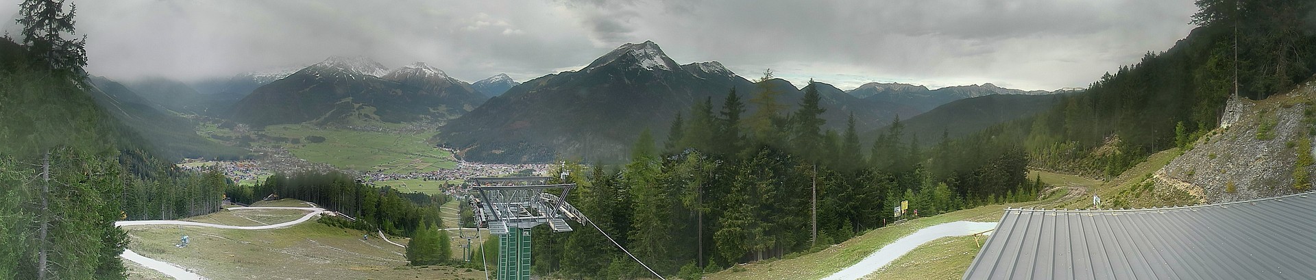 Archived image Webcam 3-chair lift Wettersteinbahnen Ehrwald
