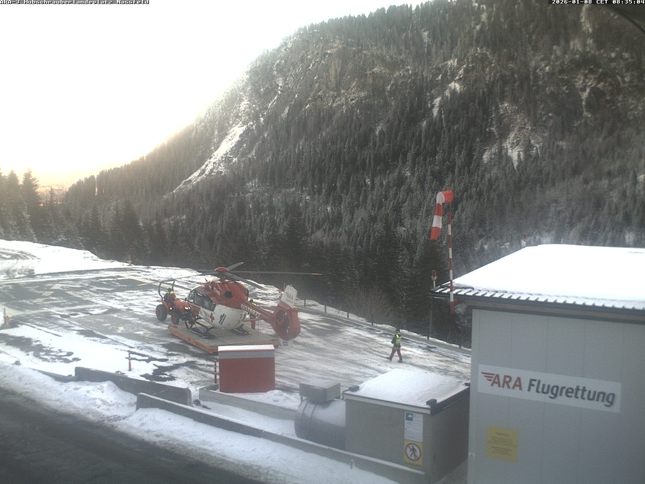 Archiv Foto Webcam Hubschrauberlandeplatz Nassfeld