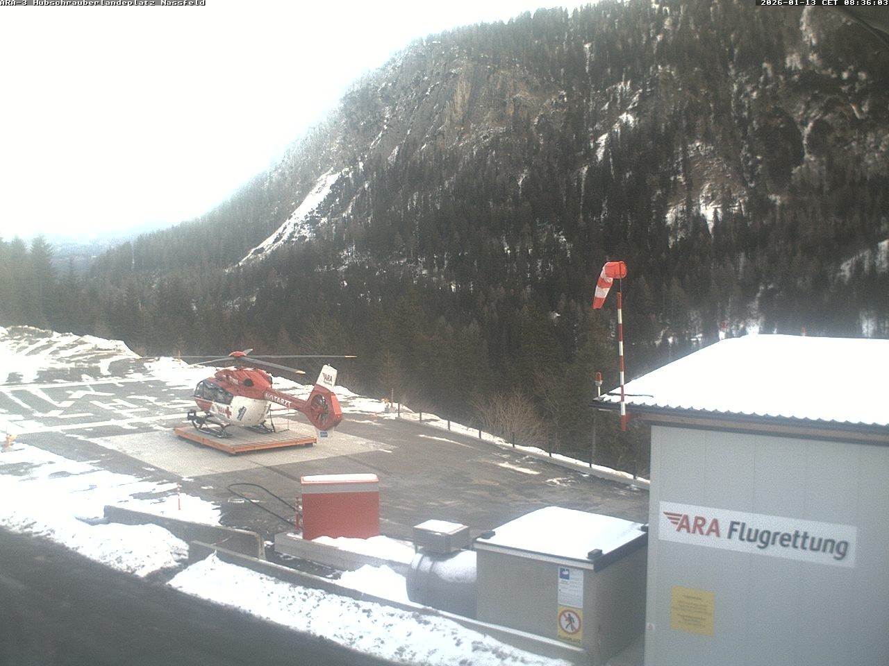 Archiv Foto Webcam Hubschrauberlandeplatz Nassfeld