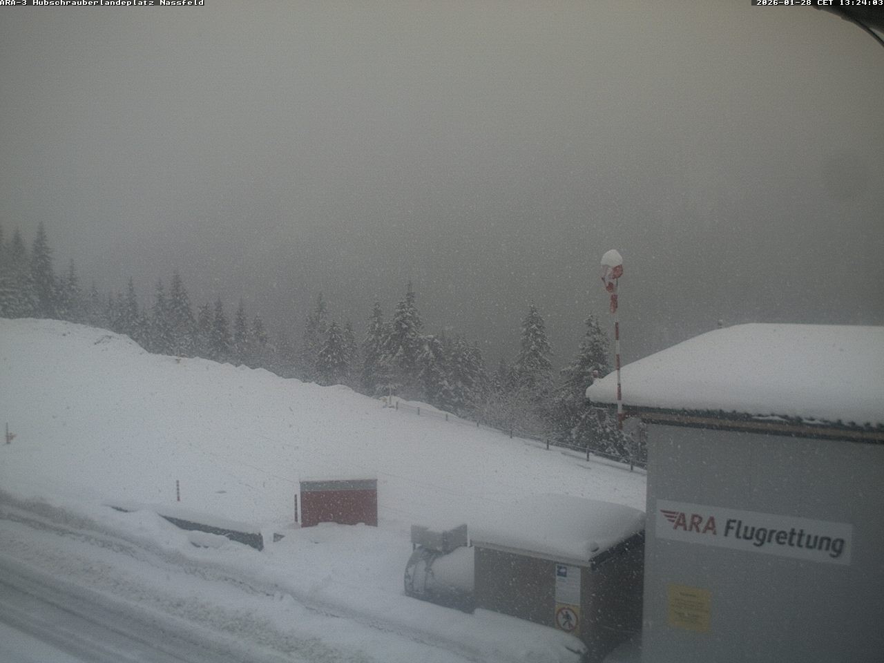 Archiv Foto Webcam Hubschrauberlandeplatz Nassfeld
