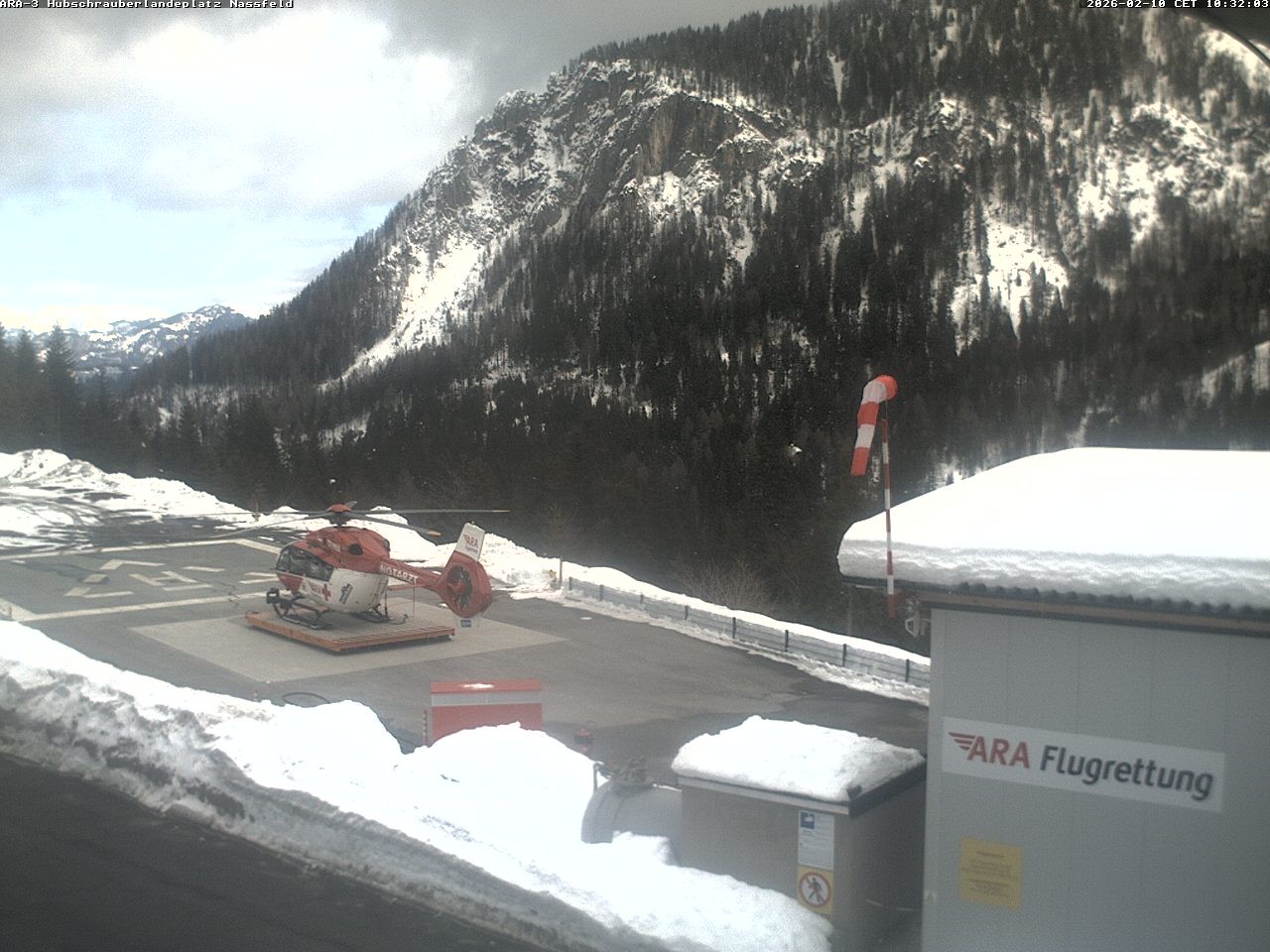 Archiv Foto Webcam Hubschrauberlandeplatz Nassfeld