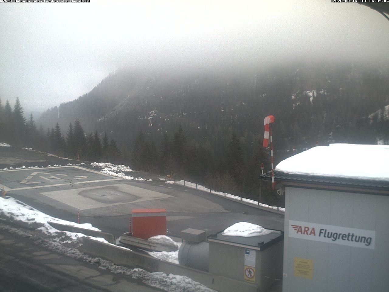 Archiv Foto Webcam Hubschrauberlandeplatz Nassfeld