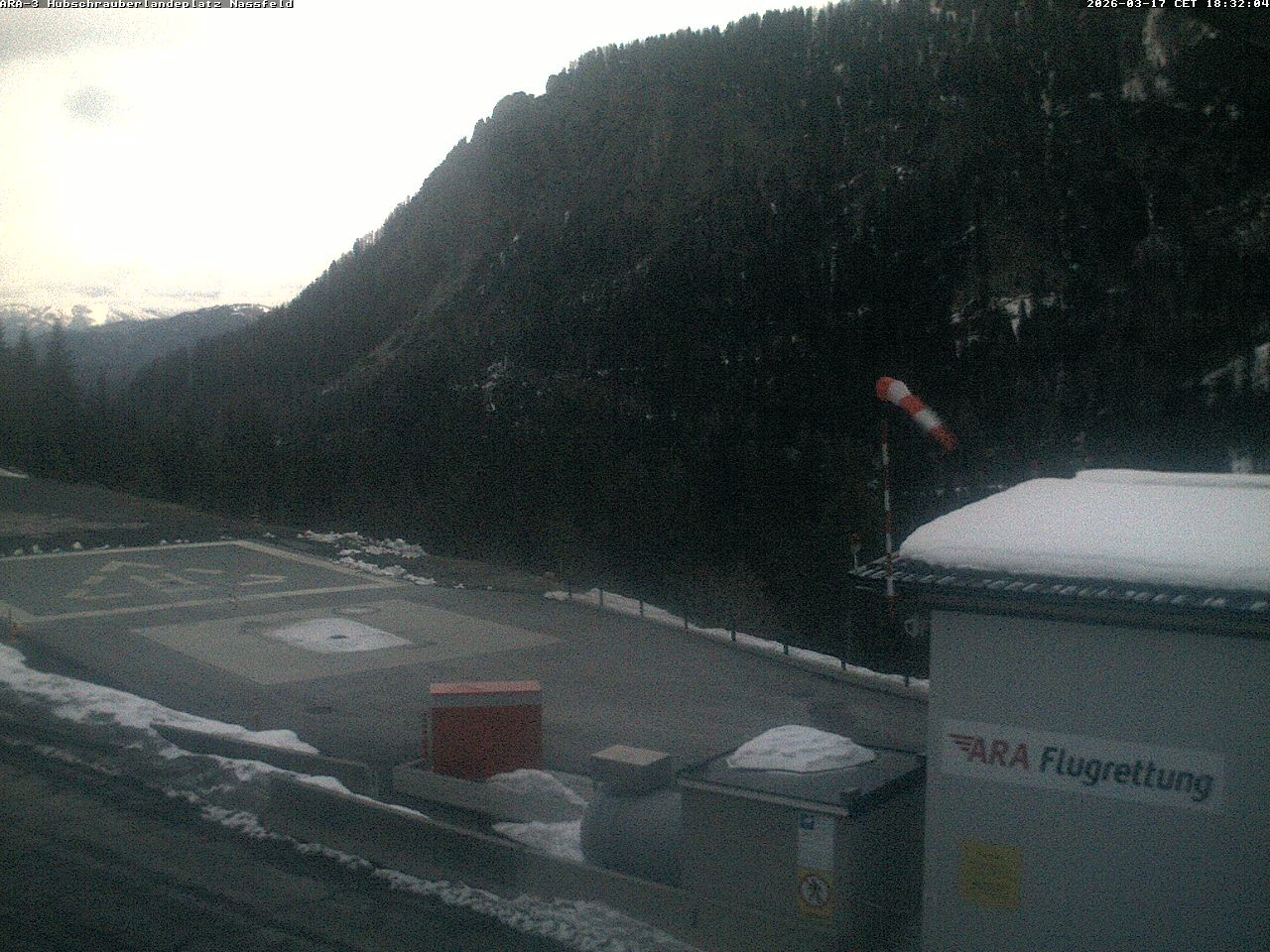 Archiv Foto Webcam Hubschrauberlandeplatz Nassfeld