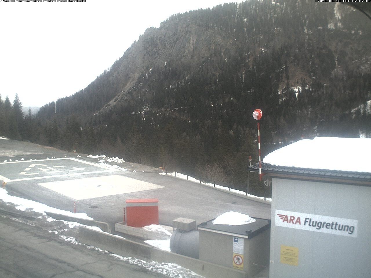 Archiv Foto Webcam Hubschrauberlandeplatz Nassfeld