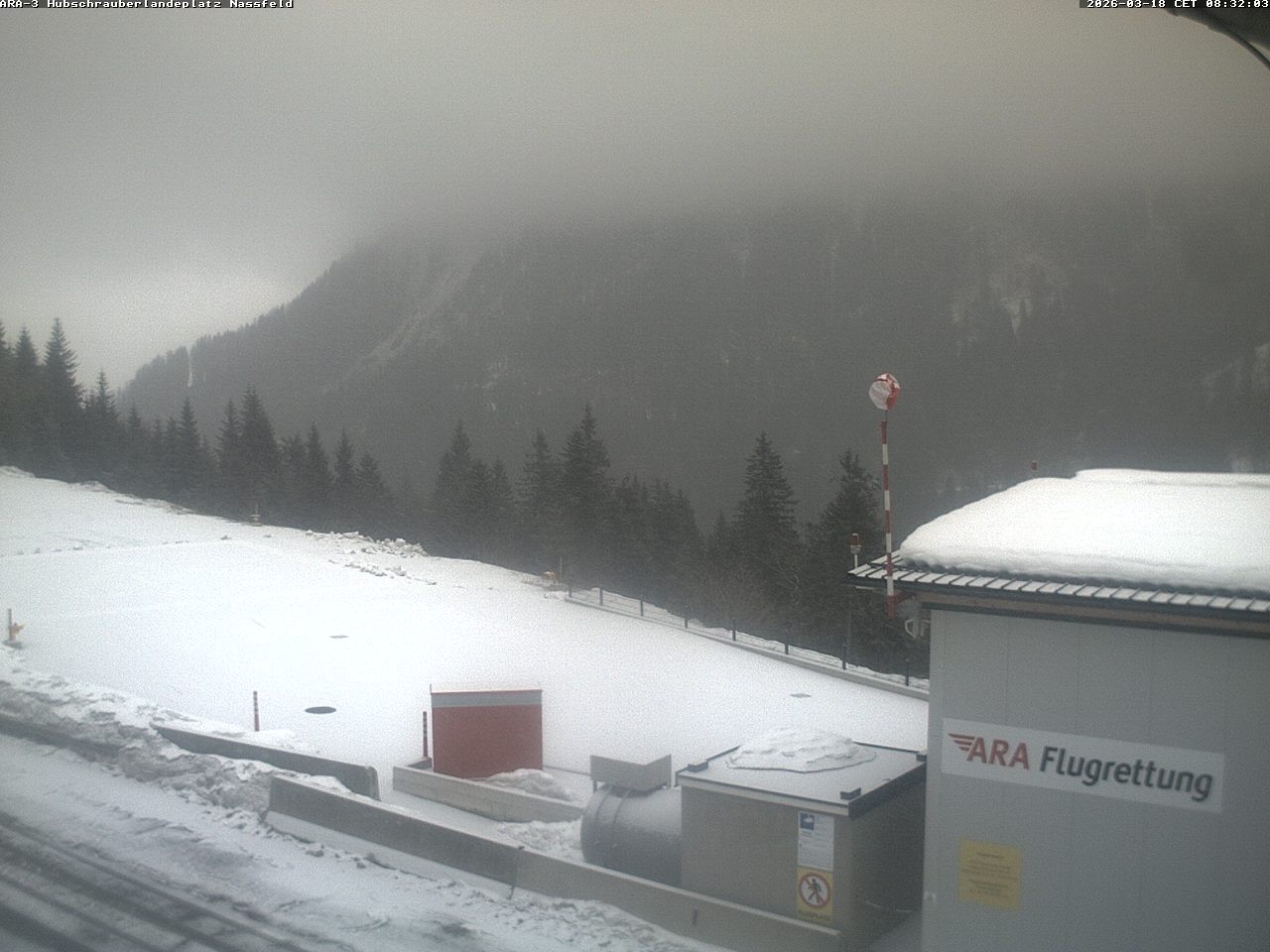 Archiv Foto Webcam Hubschrauberlandeplatz Nassfeld