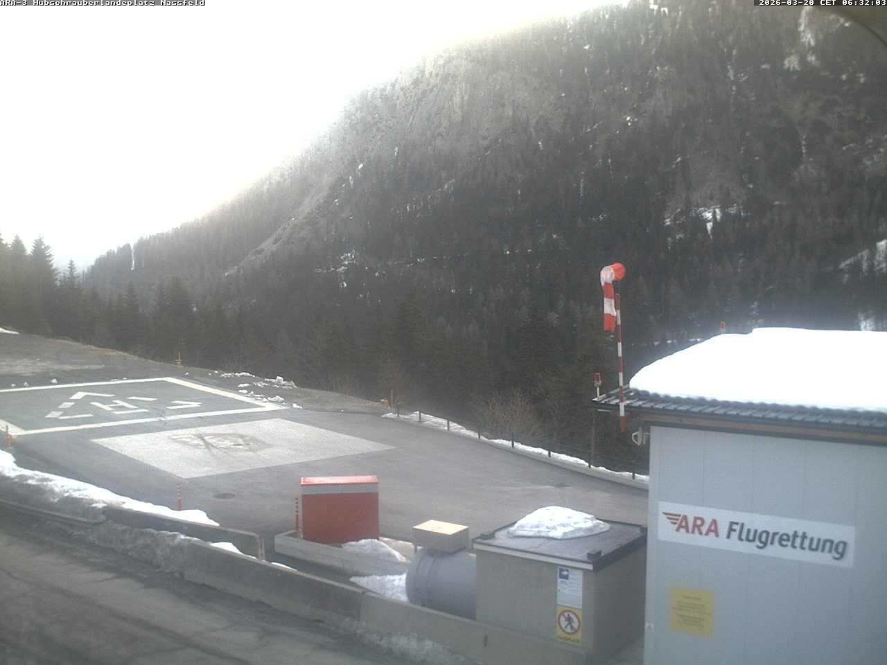 Archiv Foto Webcam Hubschrauberlandeplatz Nassfeld