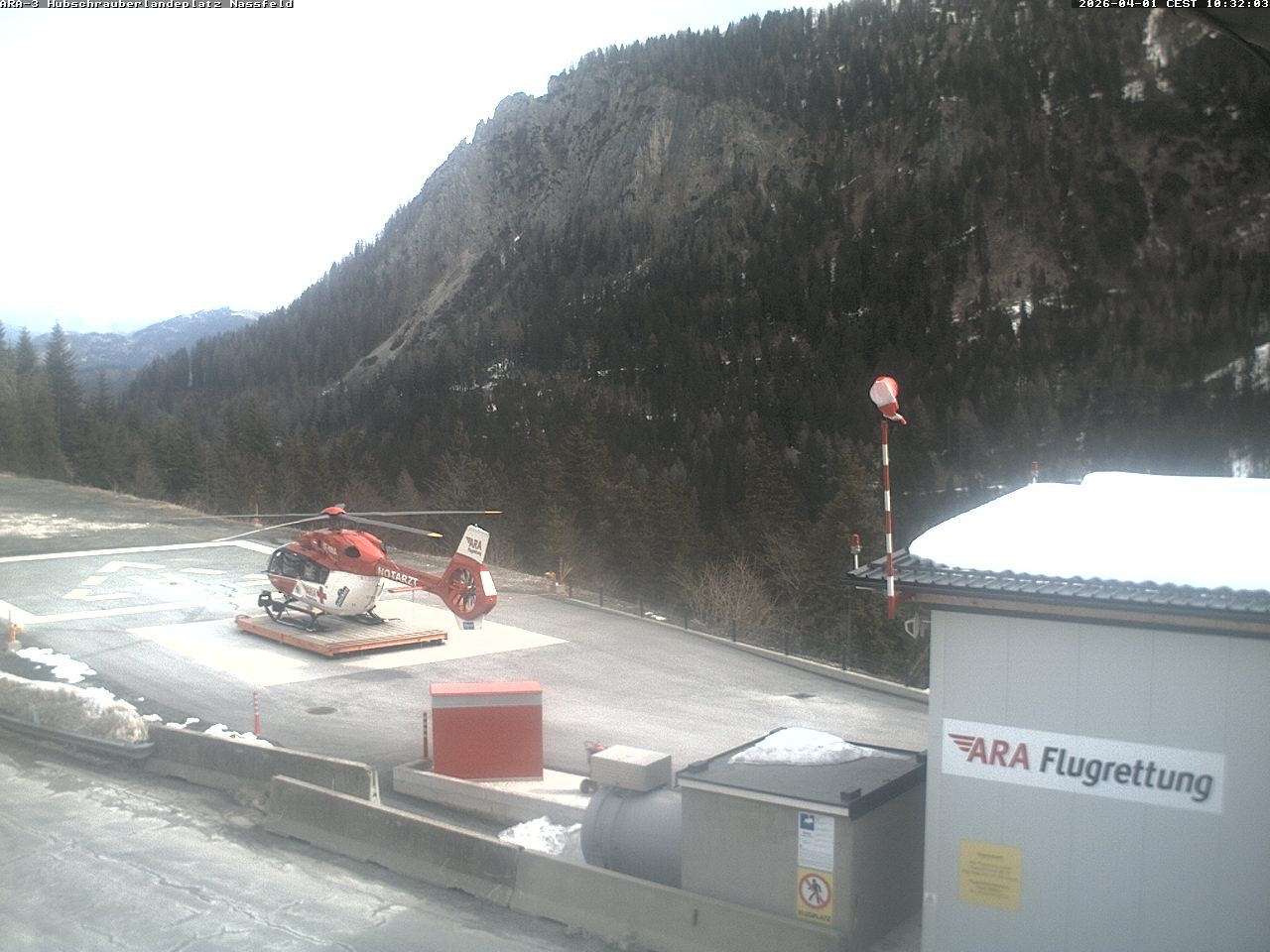 Archiv Foto Webcam Hubschrauberlandeplatz Nassfeld