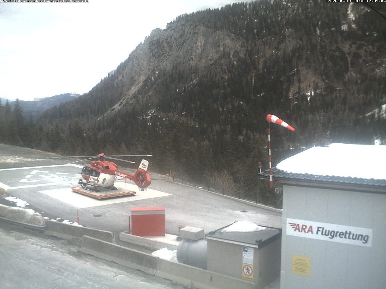 Archiv Foto Webcam Hubschrauberlandeplatz Nassfeld