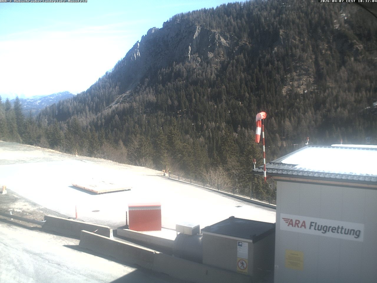 Archiv Foto Webcam Hubschrauberlandeplatz Nassfeld