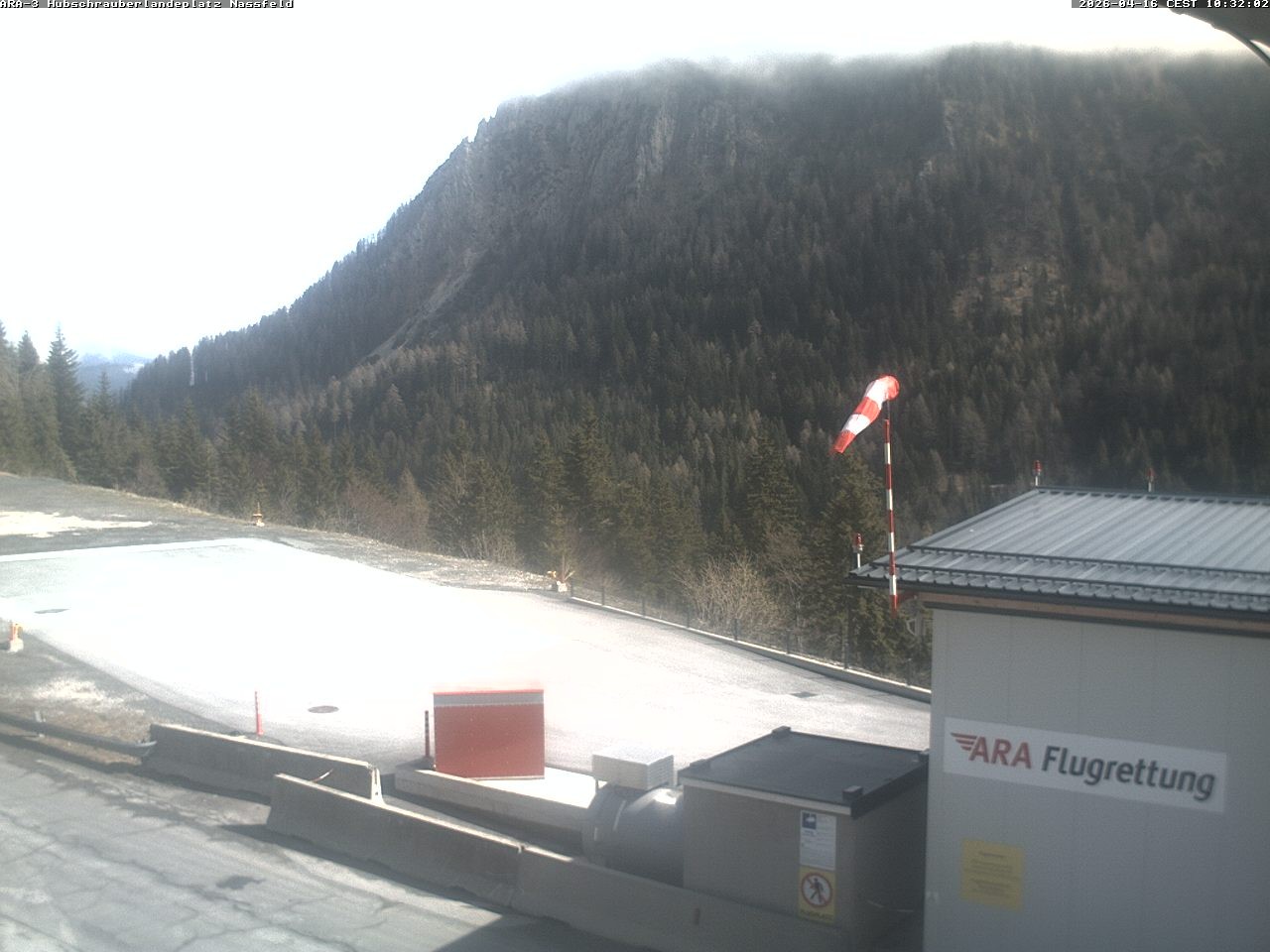 Archiv Foto Webcam Hubschrauberlandeplatz Nassfeld