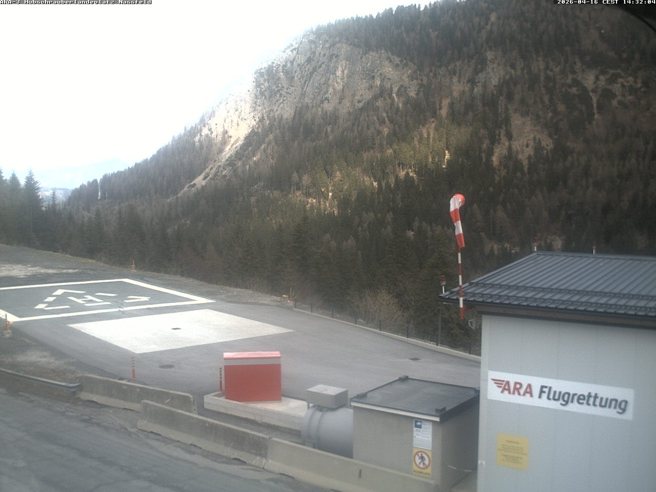 Archiv Foto Webcam Hubschrauberlandeplatz Nassfeld