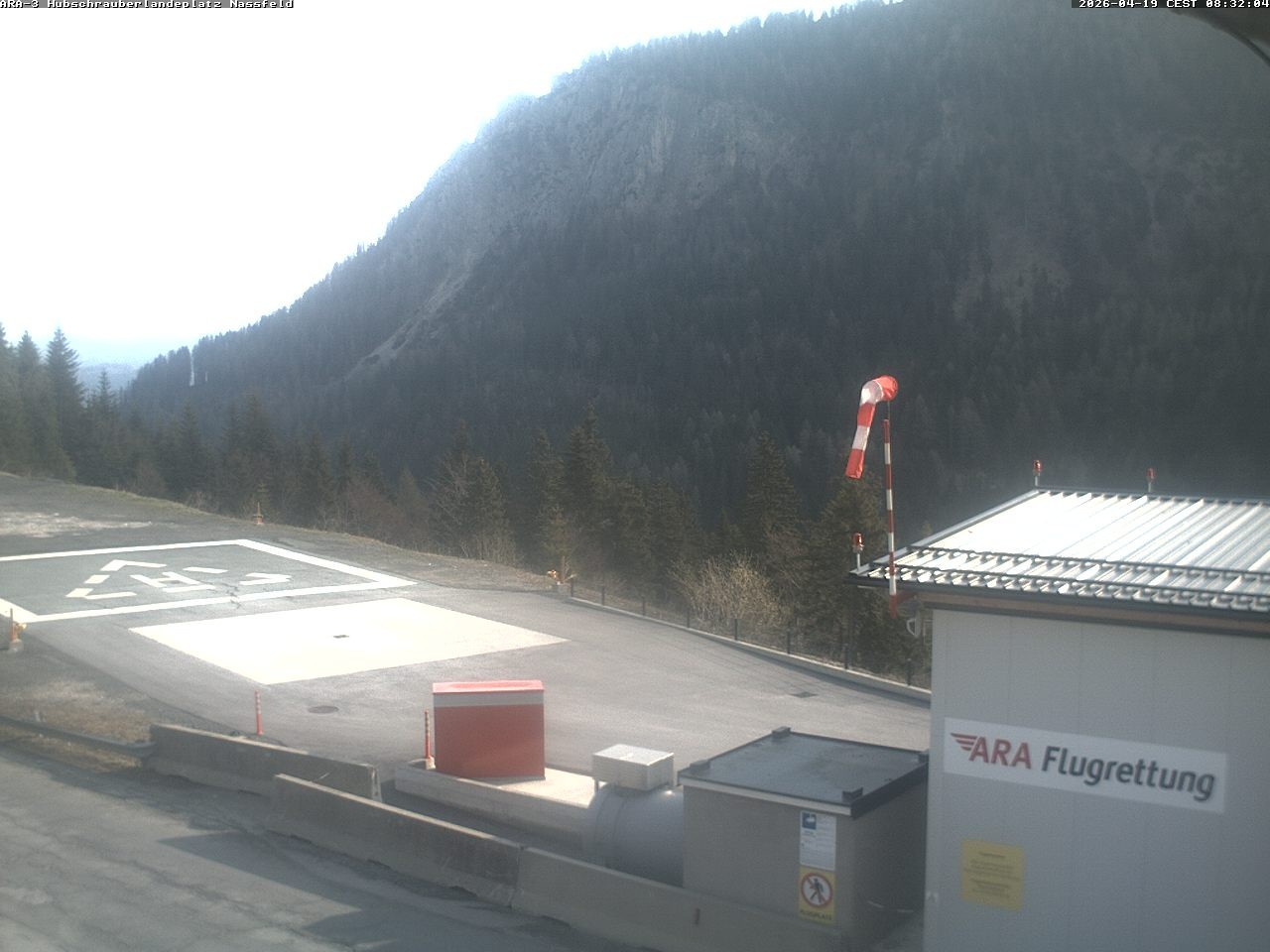 Archiv Foto Webcam Hubschrauberlandeplatz Nassfeld