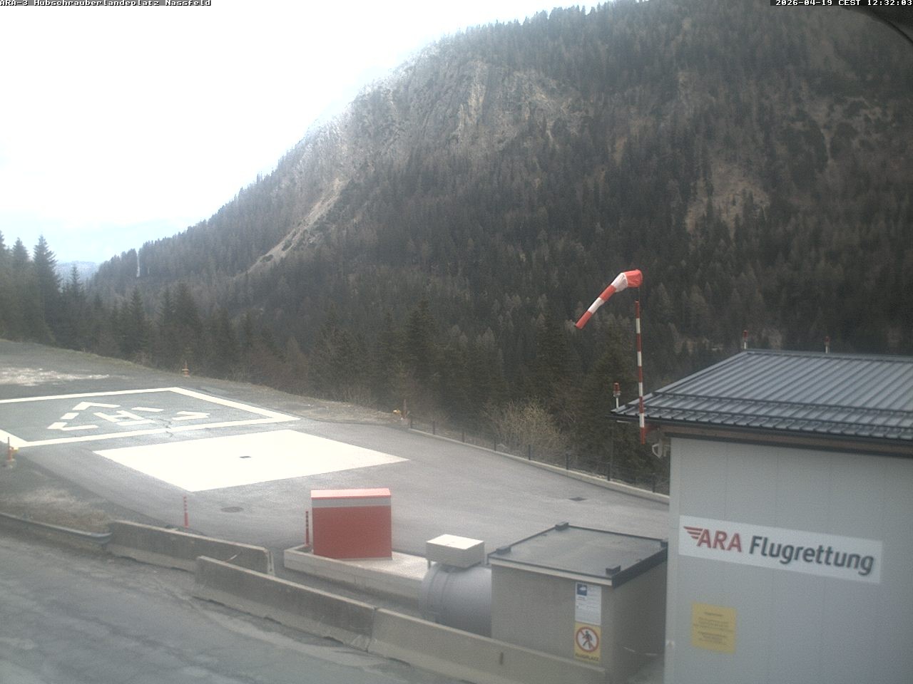 Archiv Foto Webcam Hubschrauberlandeplatz Nassfeld