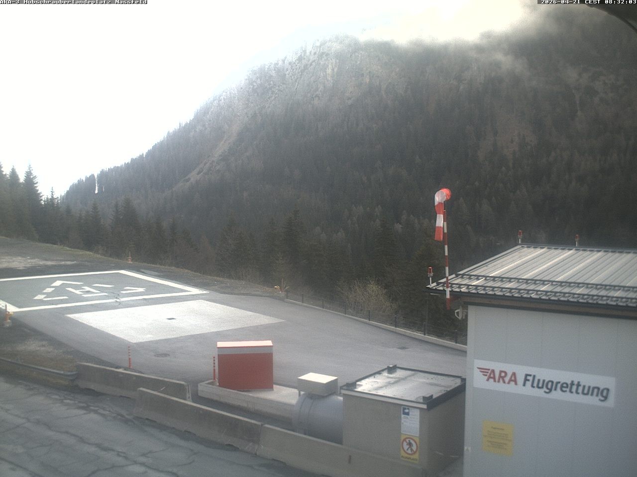Archiv Foto Webcam Hubschrauberlandeplatz Nassfeld