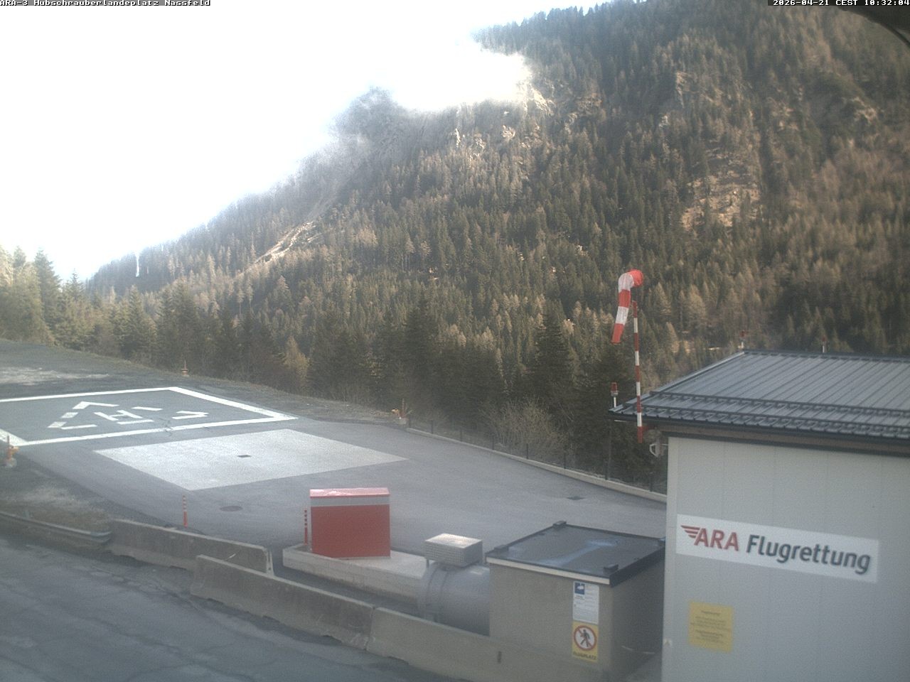Archiv Foto Webcam Hubschrauberlandeplatz Nassfeld