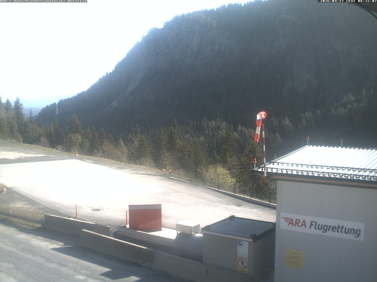 Archiv Foto Webcam Hubschrauberlandeplatz Nassfeld