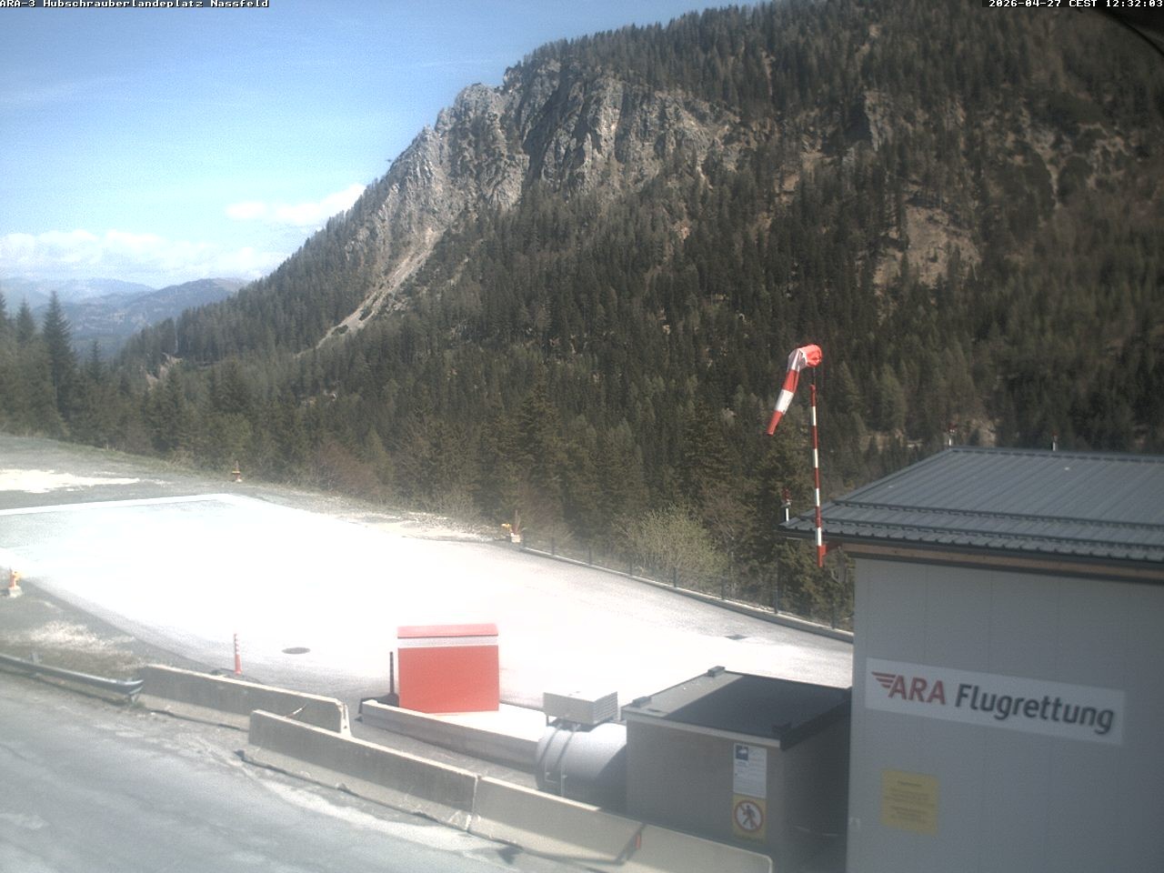 Archiv Foto Webcam Hubschrauberlandeplatz Nassfeld