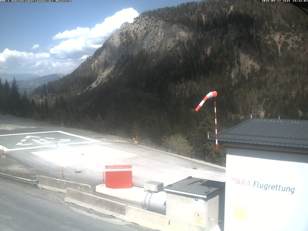 Archiv Foto Webcam Hubschrauberlandeplatz Nassfeld