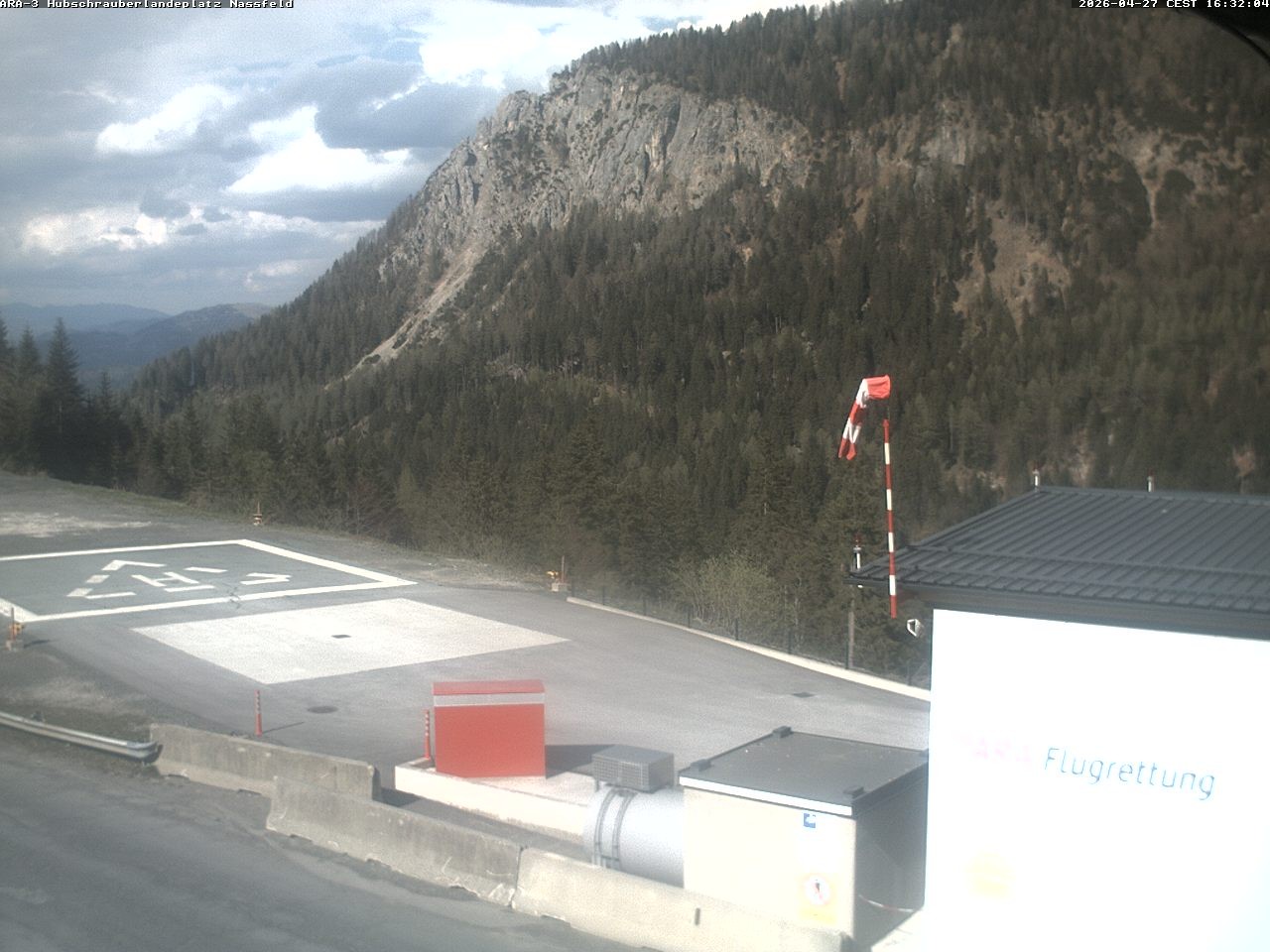 Archiv Foto Webcam Hubschrauberlandeplatz Nassfeld