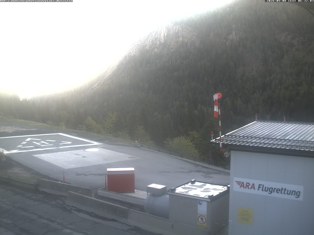 Archiv Foto Webcam Hubschrauberlandeplatz Nassfeld
