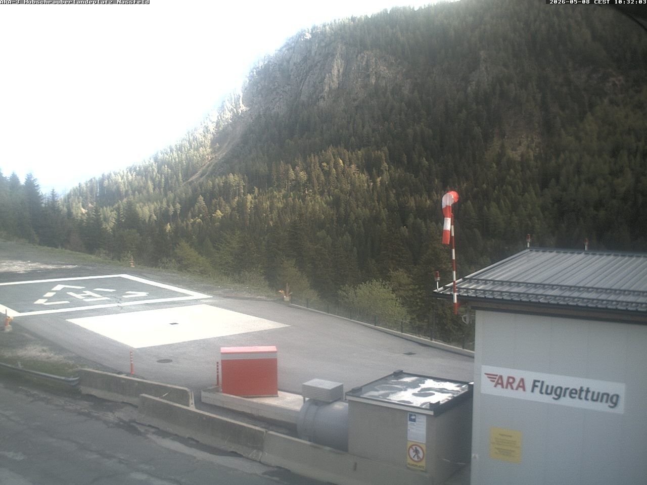 Archiv Foto Webcam Hubschrauberlandeplatz Nassfeld